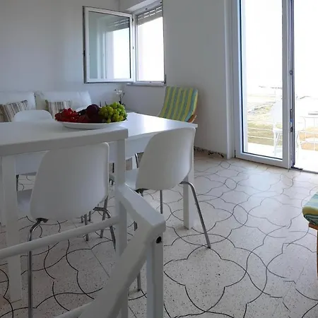 Nyaraló Donna Teresa *